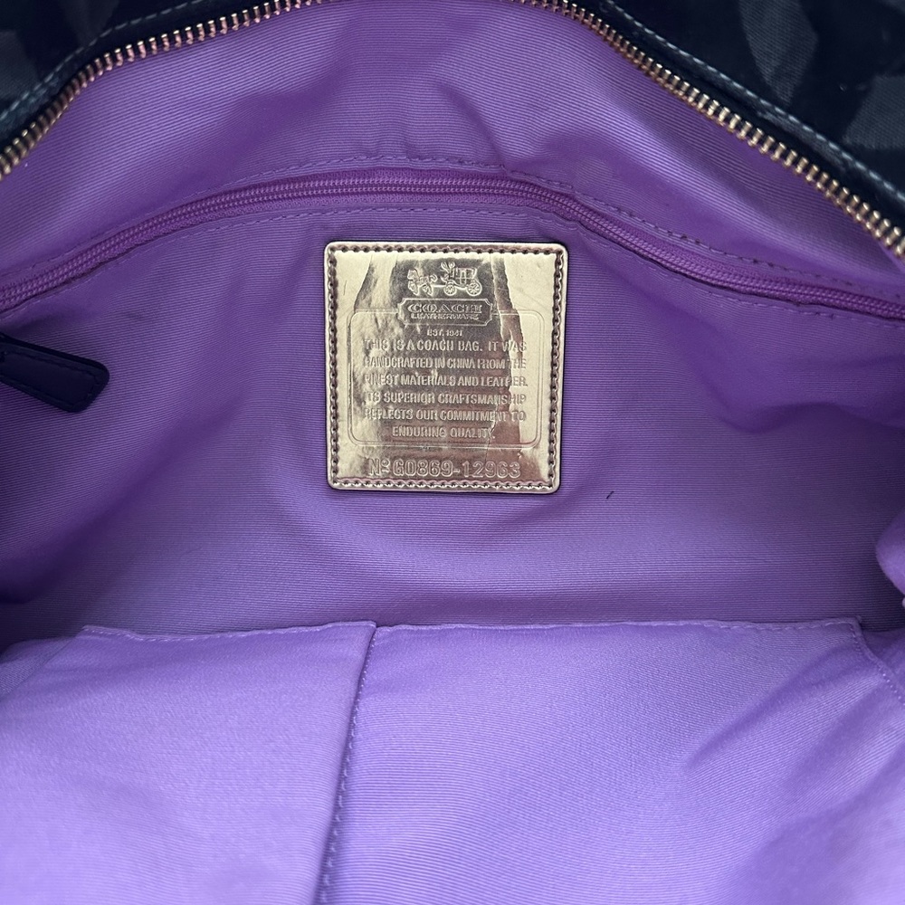 Coach Black Shoulder Bag with Textured Design - Picture 7 of 13
